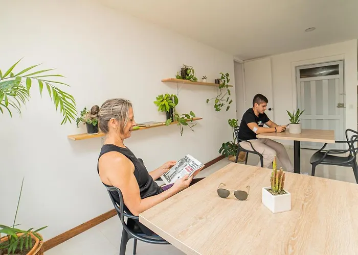 Descansa Y Explora Habitacion Privada En Medellin C